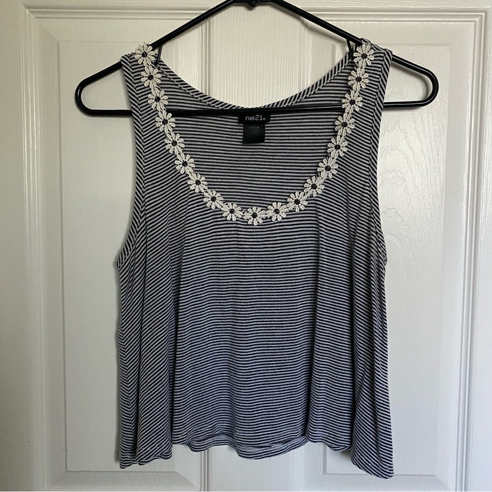 🌼 Crop Tank Top
